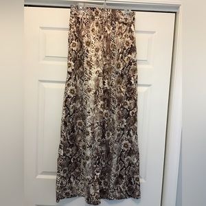 EUC She + Sky size large boho floral wide leg pants with pockets
